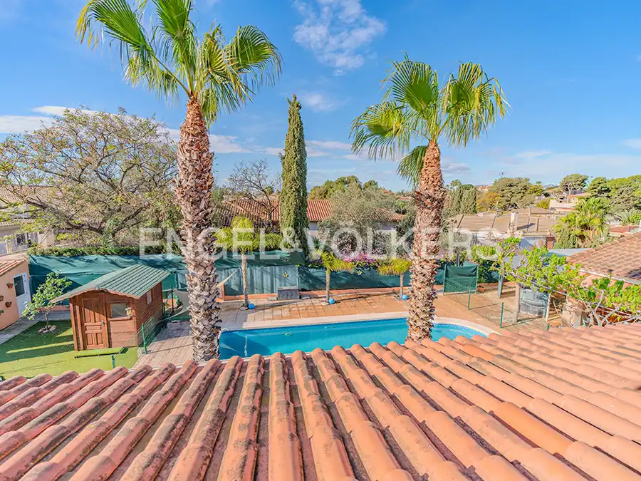 Exterior view of Houses for sale in San Vicente del Raspeig / Sant Vicent del Raspeig  with Air Conditioner, Heating and Private garden