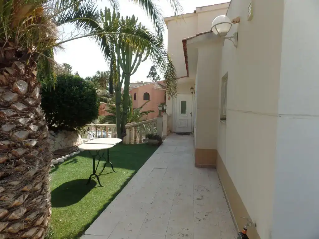 Terrassa de Pis en venda en El Campello amb Aire condicionat, Jardí privat i Piscina