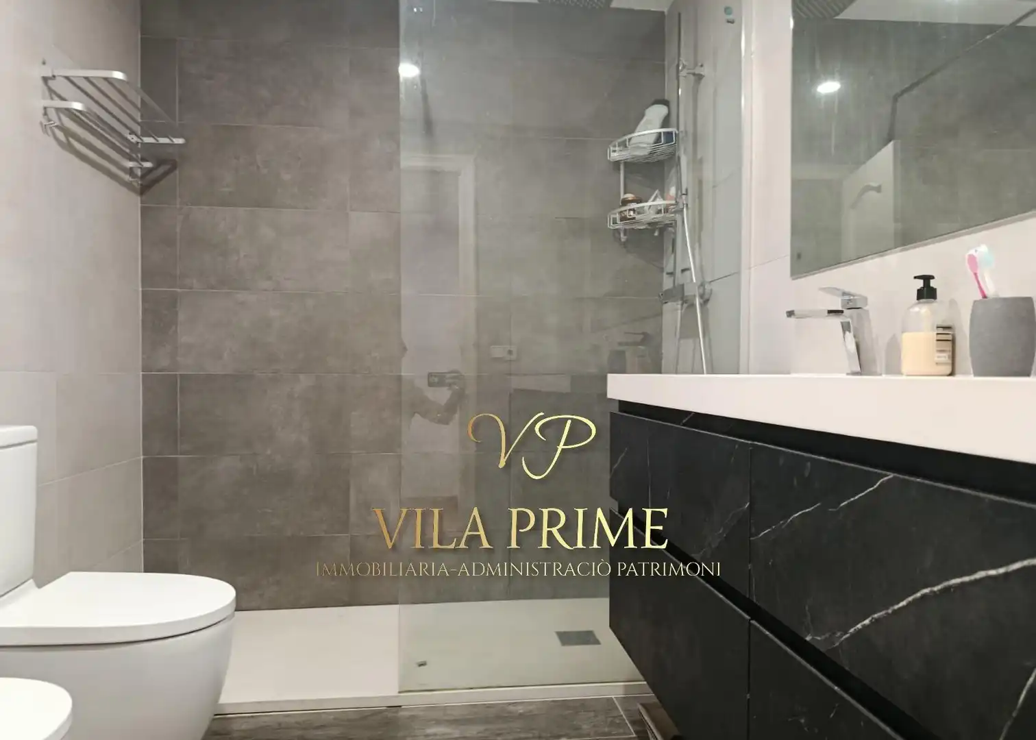 Baño de Piso en venta en Mataró con Calefacción, Terraza y Trastero