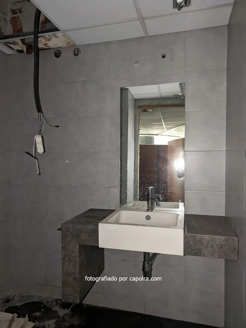 Badezimmer von Büro zum Verkauf in Mollet del Vallès mit Klimaanlage und Heizung