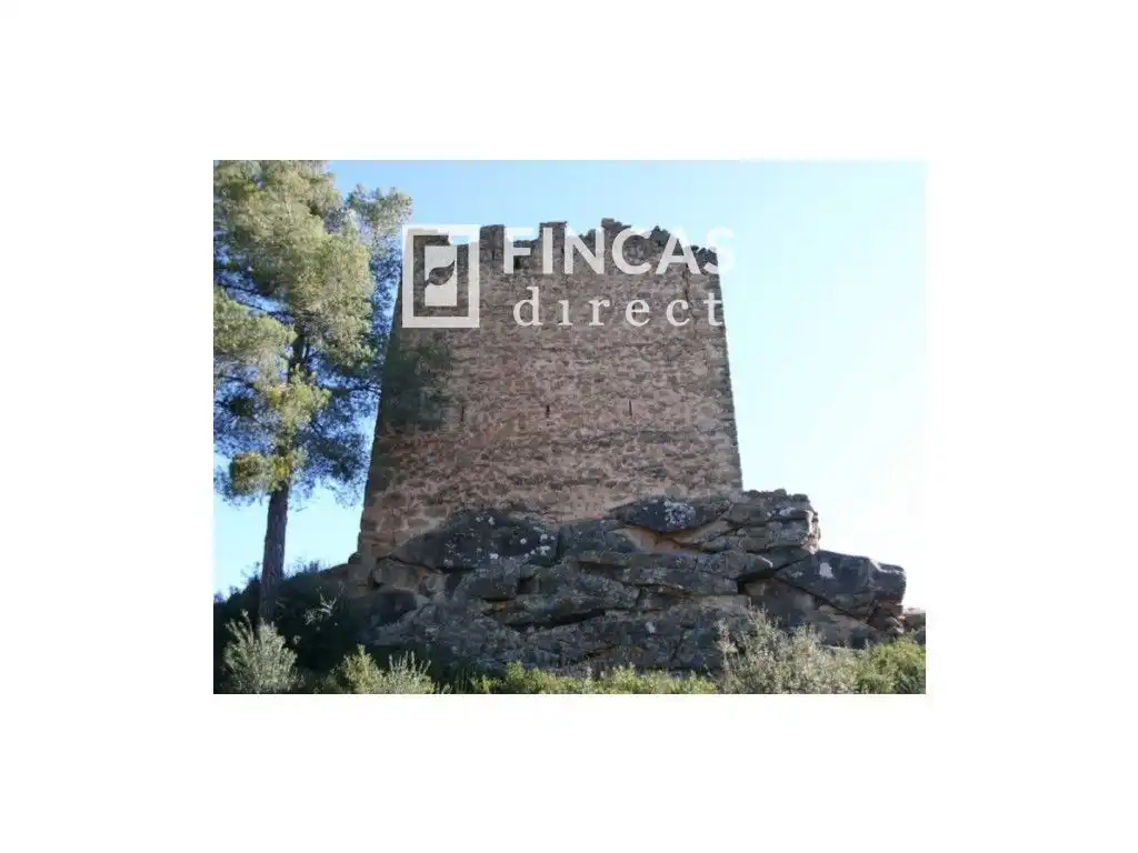 Finca rústica en venda en Benissanet