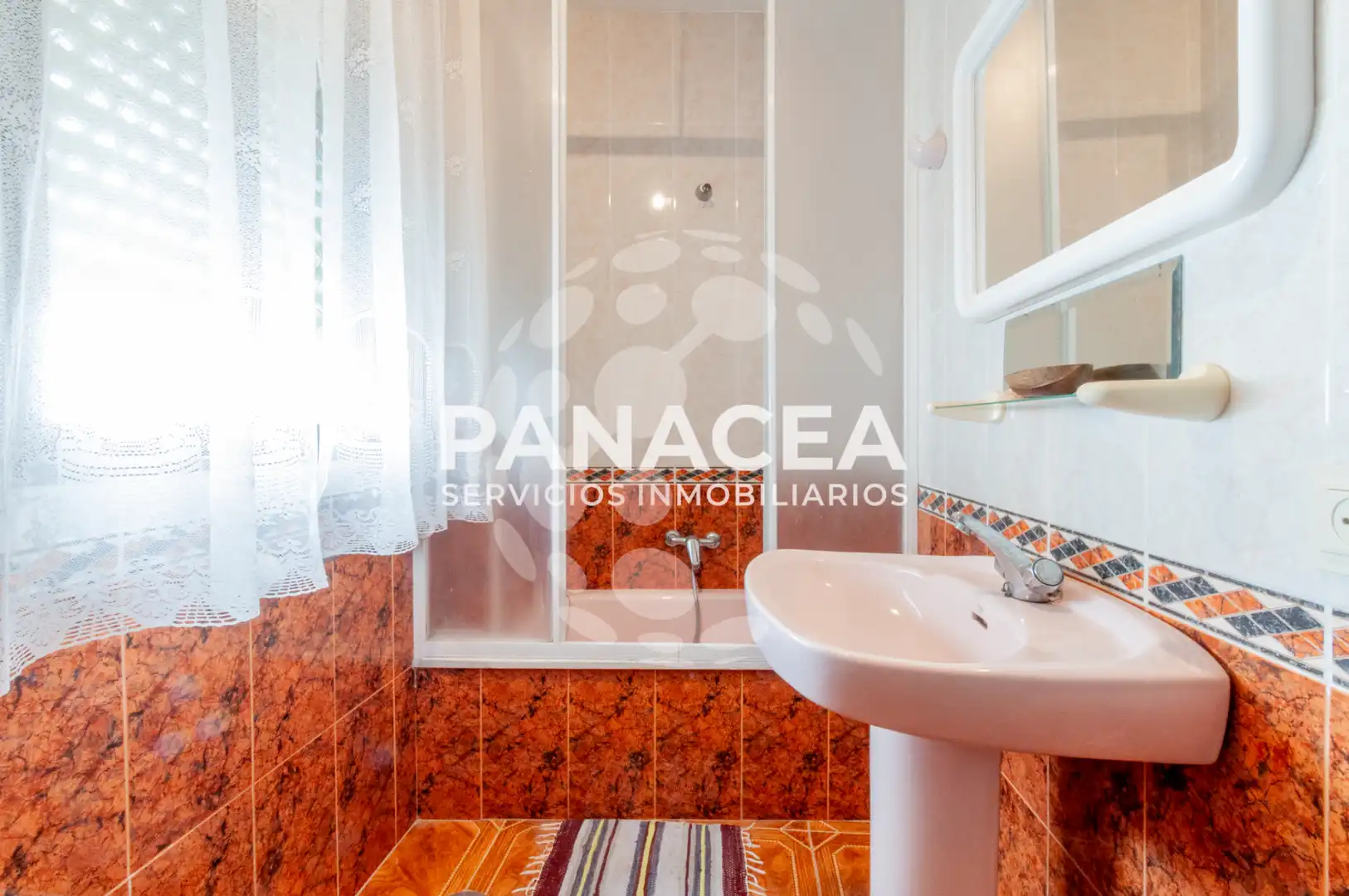 Baño de Casa o chalet en venta en Albuñol con Terraza, Amueblado y Microondas