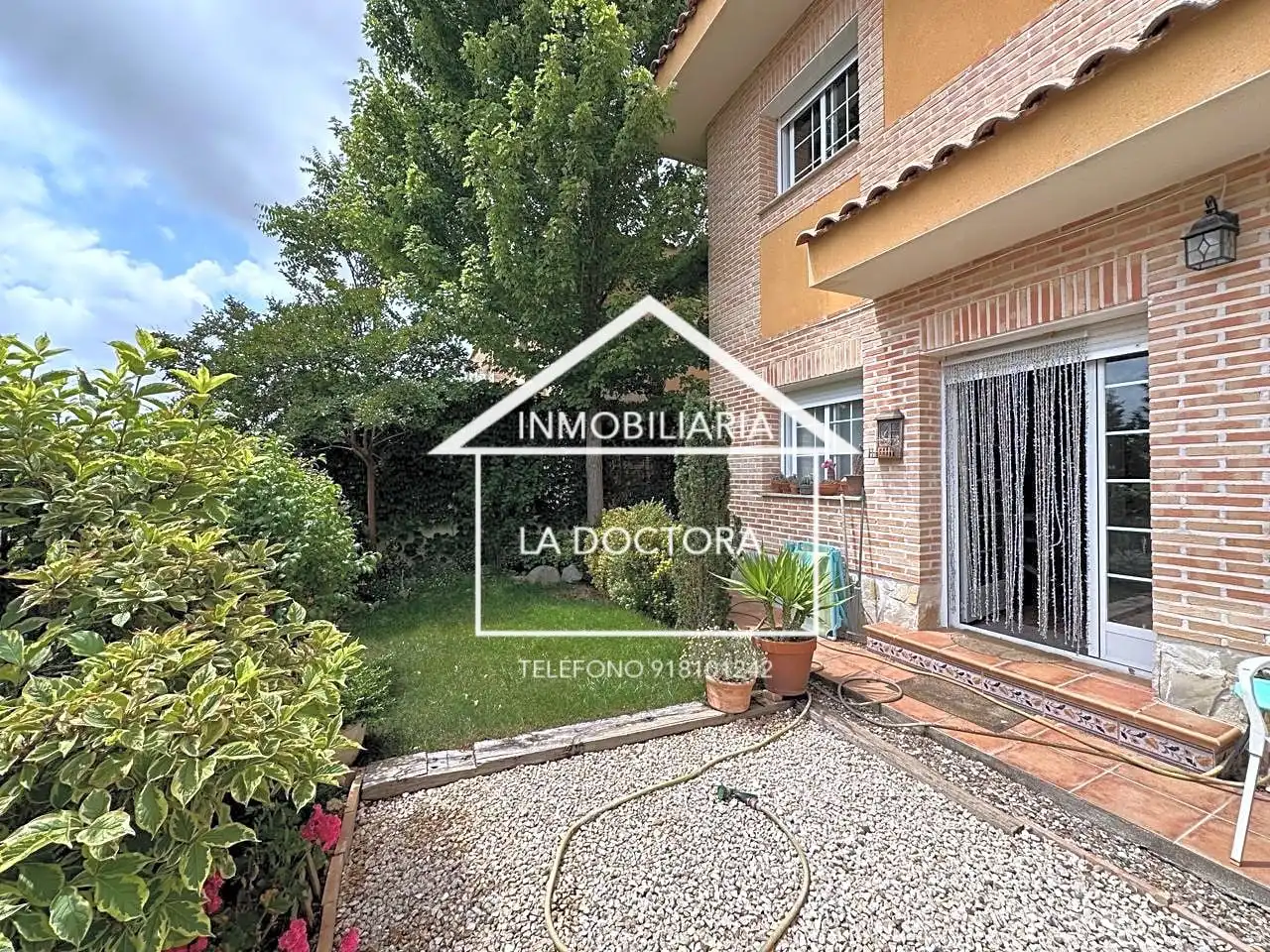 Casa adosada en venta en Erillas, Nombela