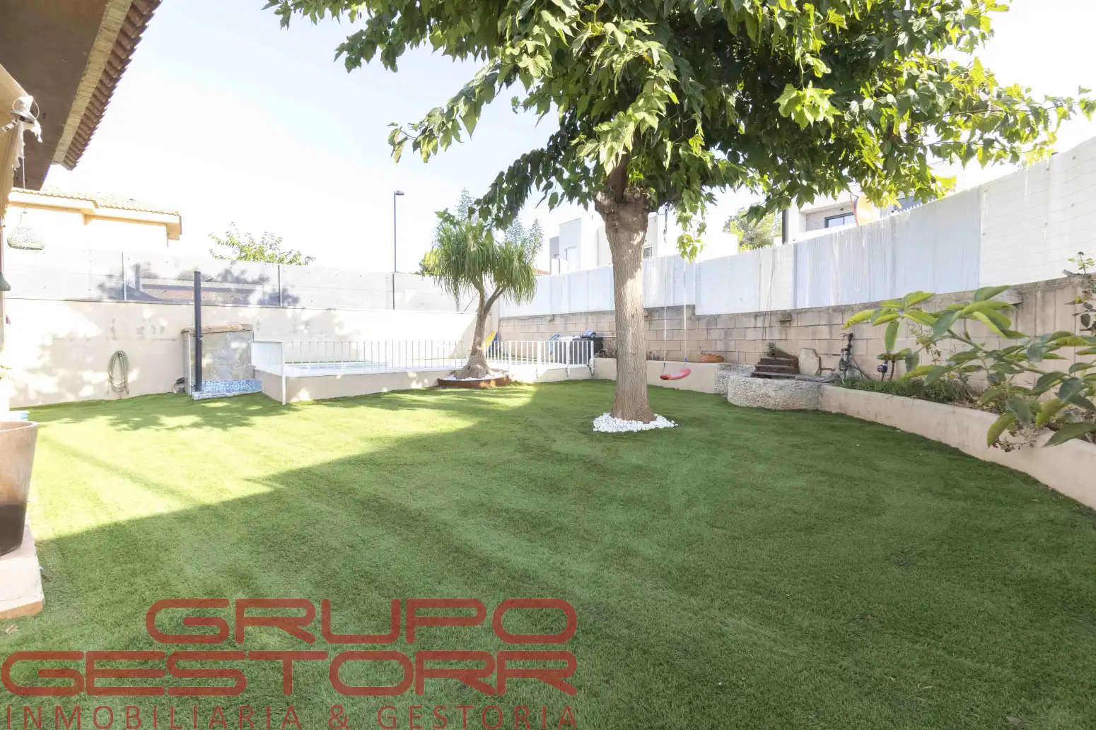 Jardí de Casa o xalet en venda en Torrent amb Jardí privat, Terrassa i Traster
