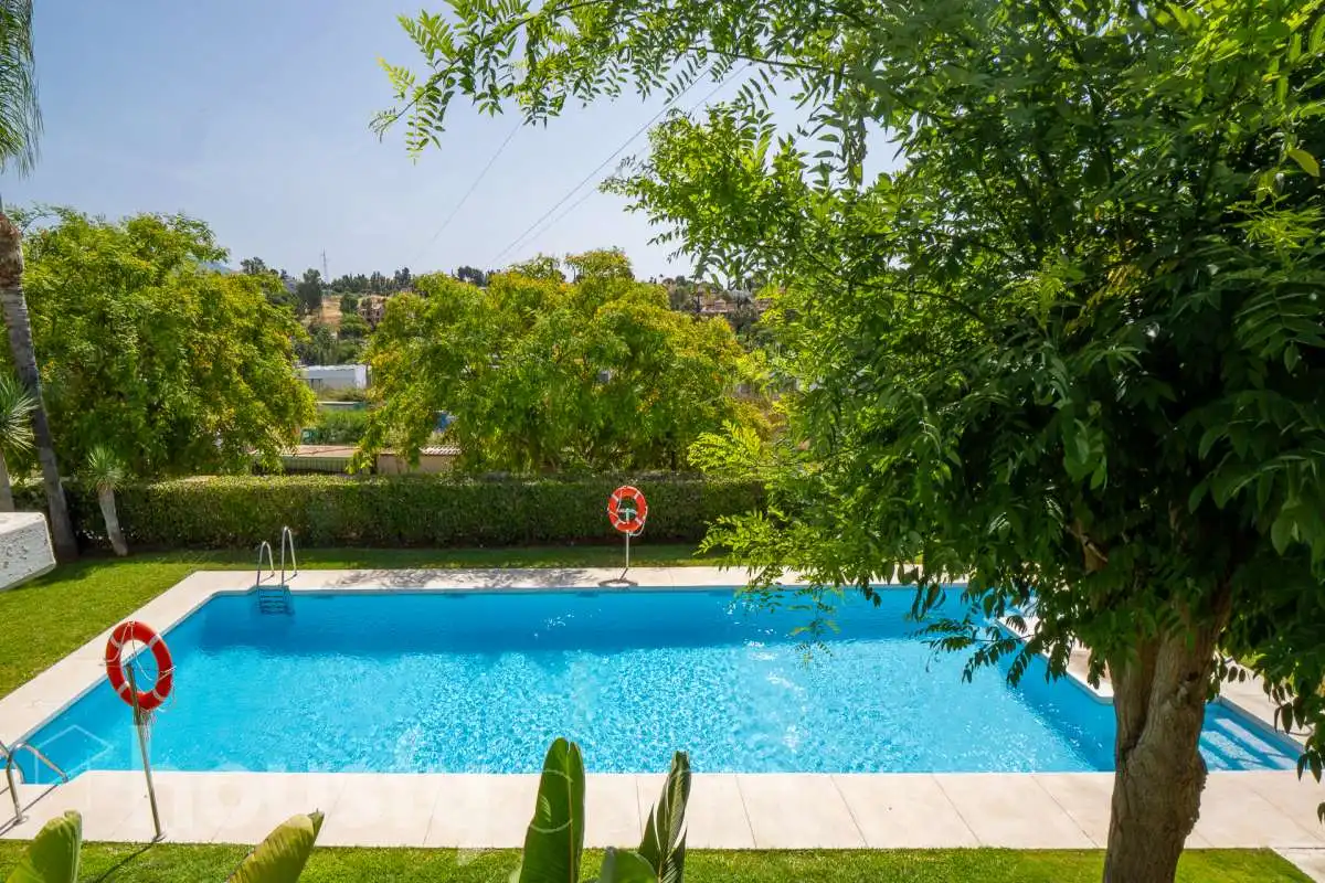 Swimming pool of Houses for sale in Estepona  with Air Conditioner, Heating and Private garden