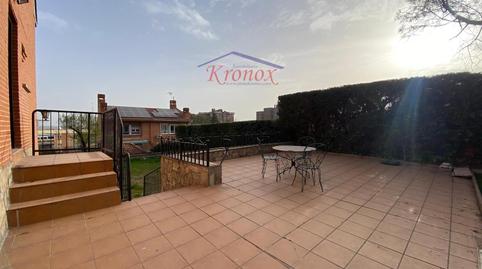 Foto 2 de Casa adosada en venta en Las Conejeras - Esparragal, Coslada