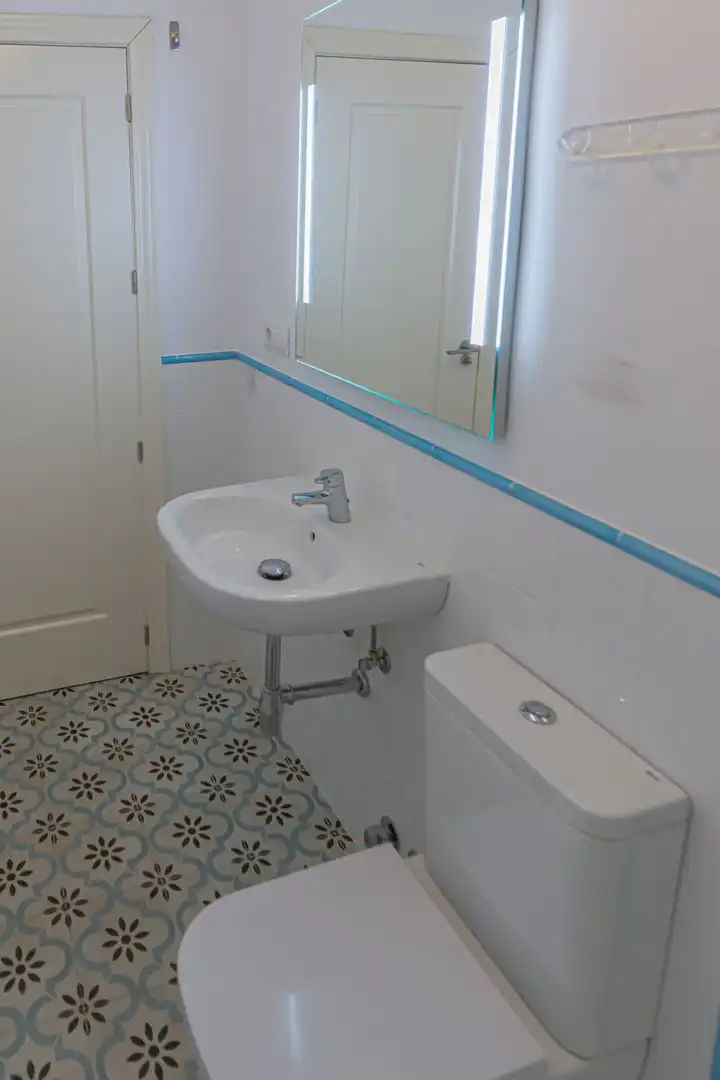 Bathroom of Flat for sale in Nervión