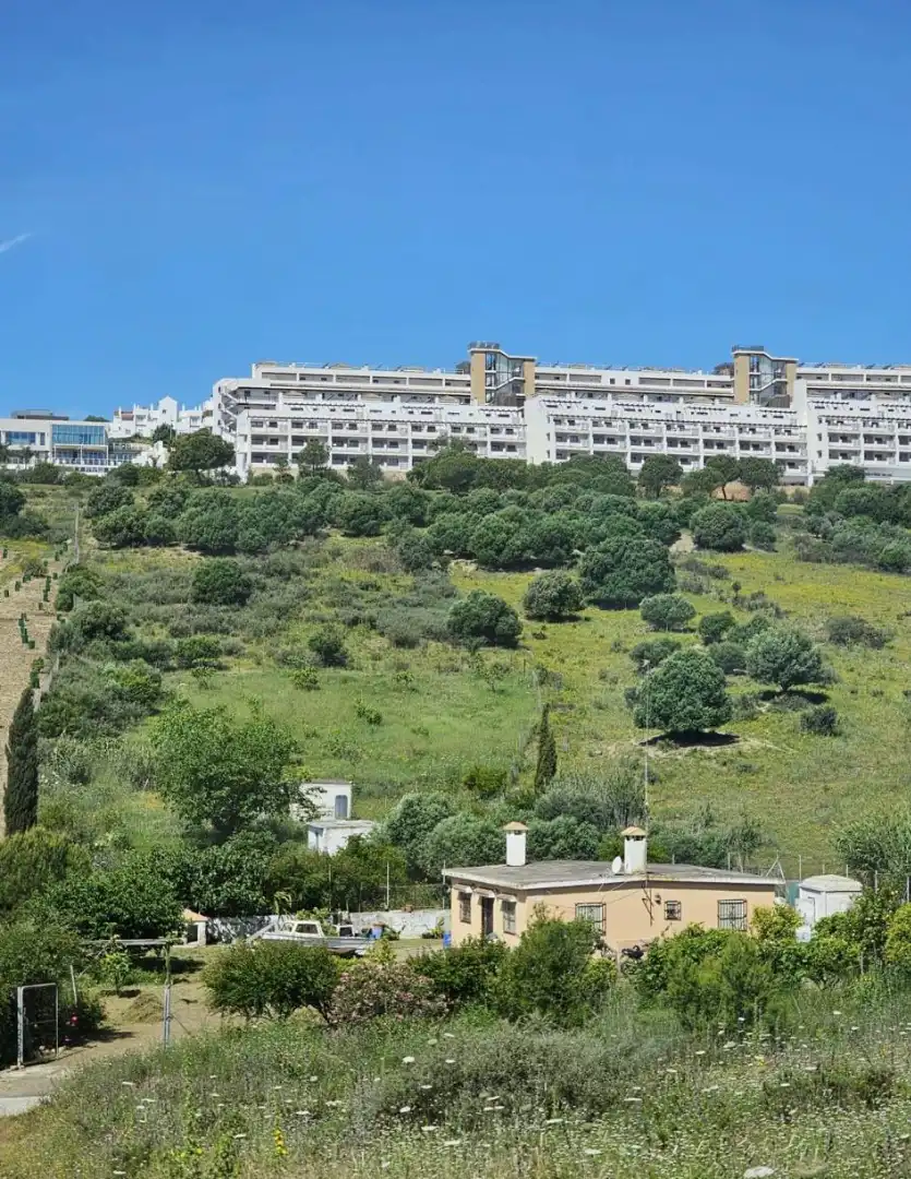 Außenansicht von Country house zum Verkauf in Estepona mit Privatgarten, Terrasse und Waschmaschine