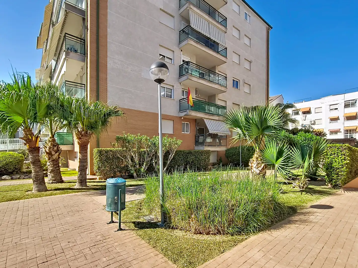 Vista exterior de Pis en venda en Gandia amb Aire condicionat, Calefacció i Jardí privat