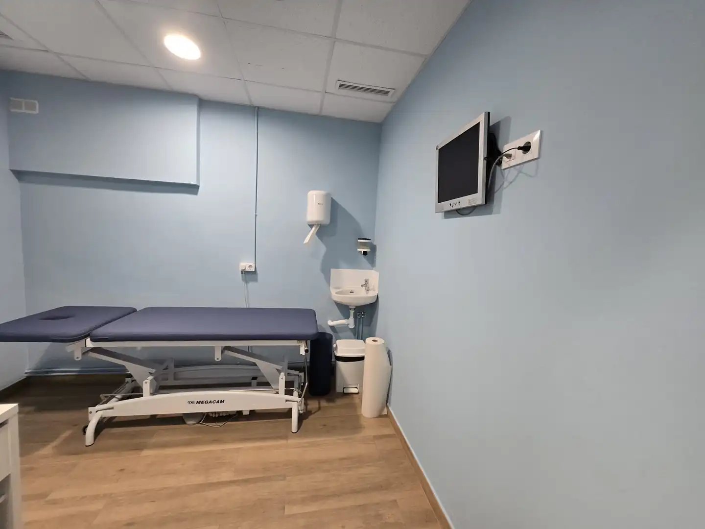 Office for rent in L'Hospitalet de Llobregat  with Air Conditioner, Heating and Furnished