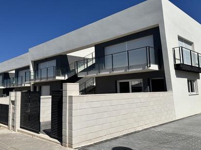 Vista exterior de Planta baixa en venda en Santa Pola amb Aire condicionat i Piscina