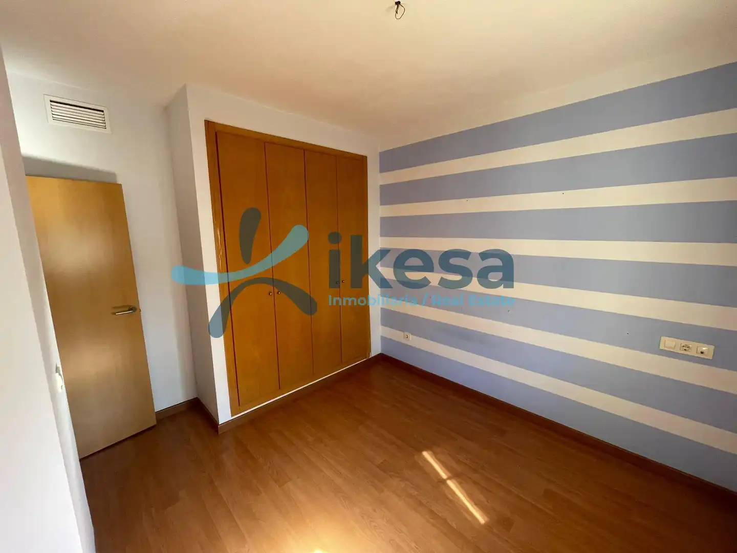 Casa adosada en venda en Gerena amb Jardí privat