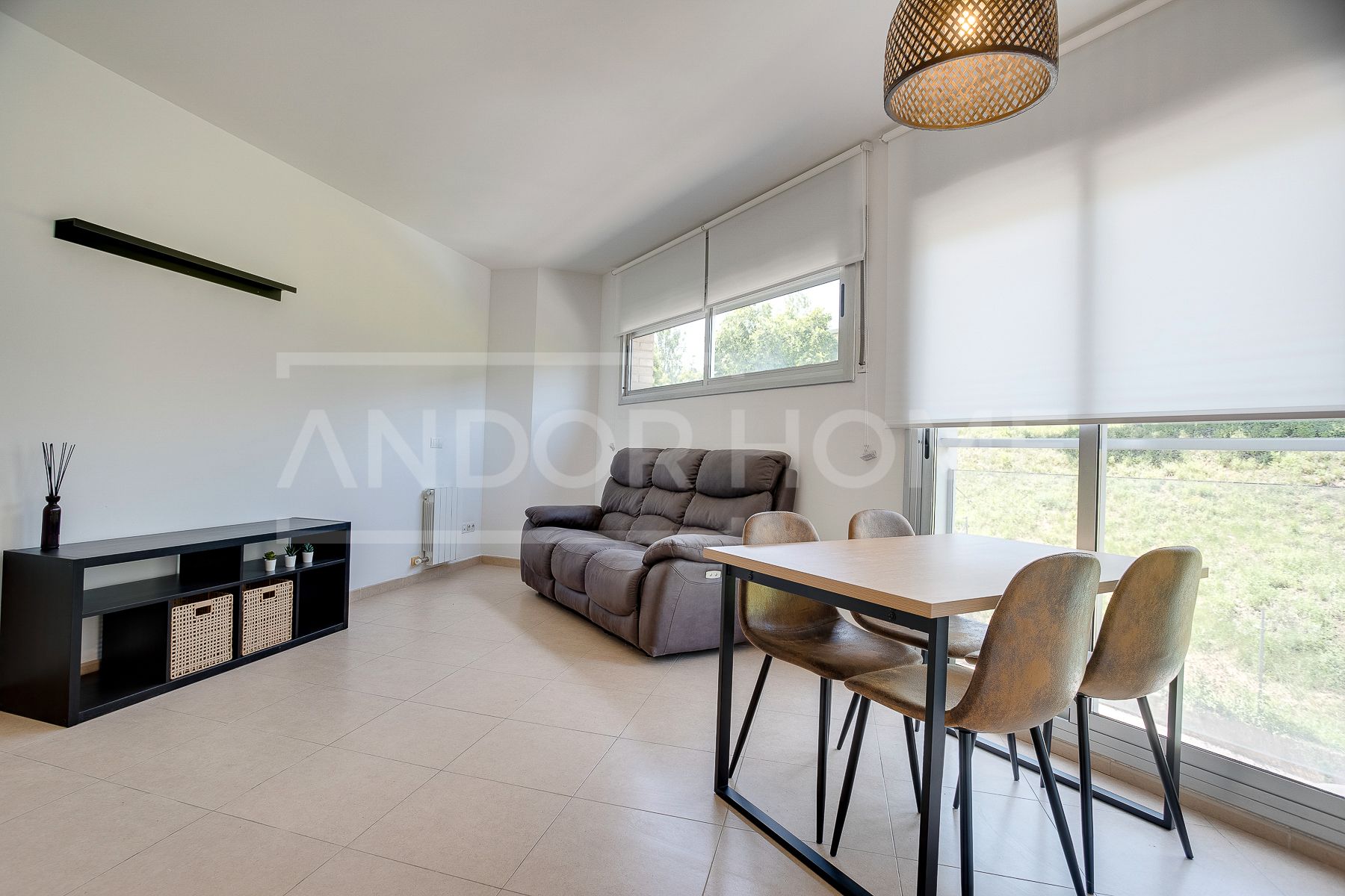 Living room of Flat for sale in Montcada i Reixac  with Air Conditioner, Terrace and Furnished