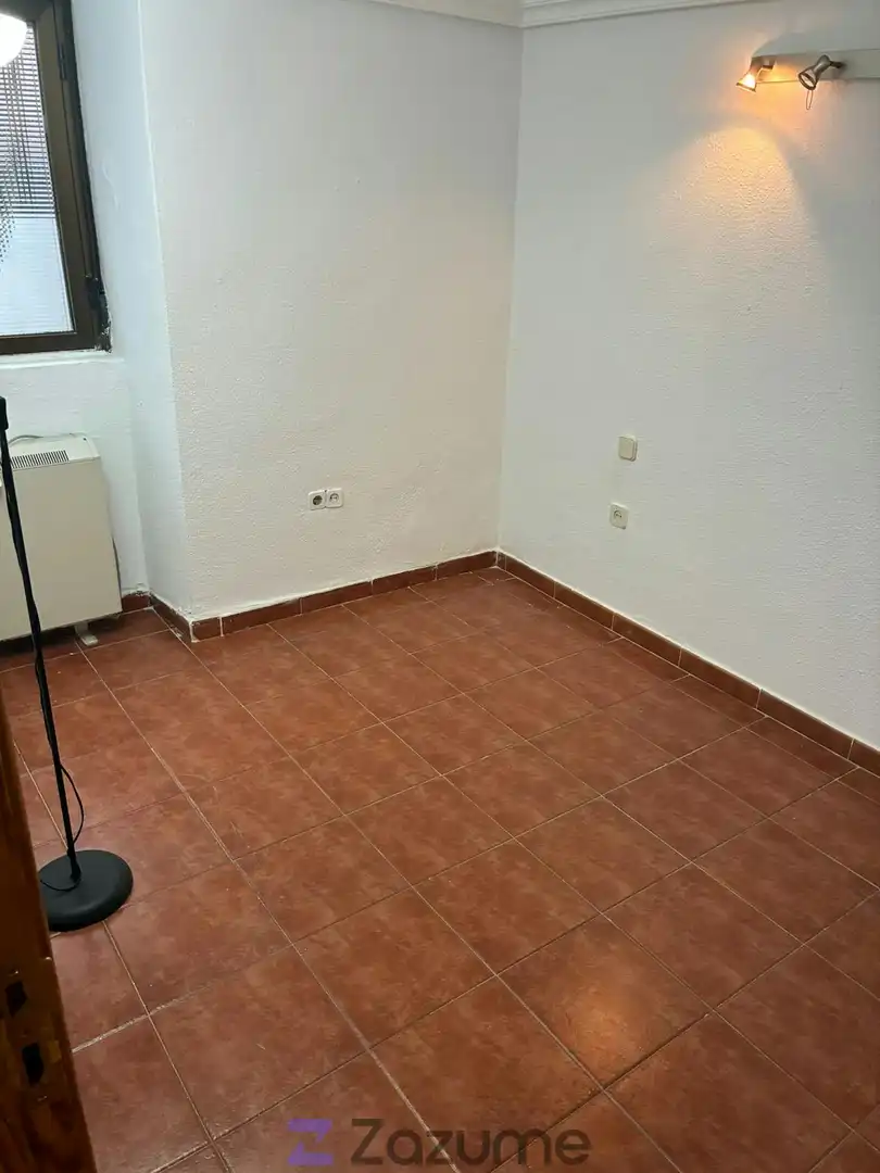 Maisonette zur Miete in Madrid mit Heizung, Abstellraum und Möbliert