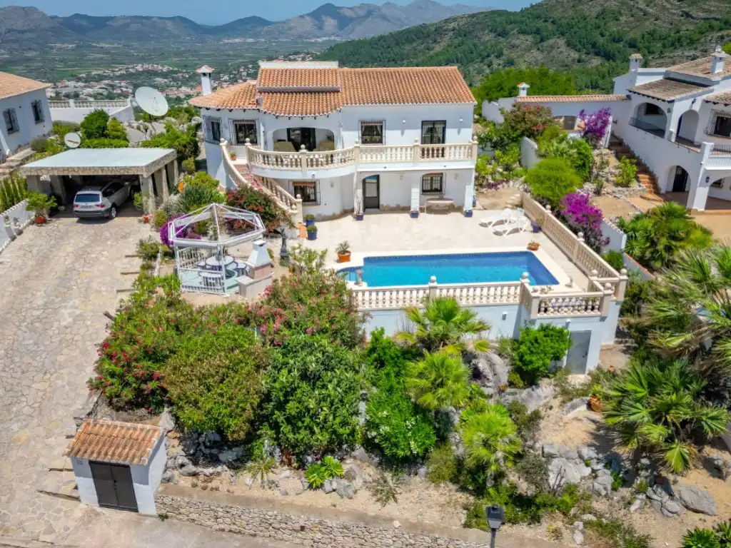 Vista exterior de Casa o xalet en venda en Murla amb Aire condicionat, Calefacció i Jardí privat