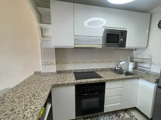 Cocina de Piso de alquiler en Alicante / Alacant con Piscina comunitaria