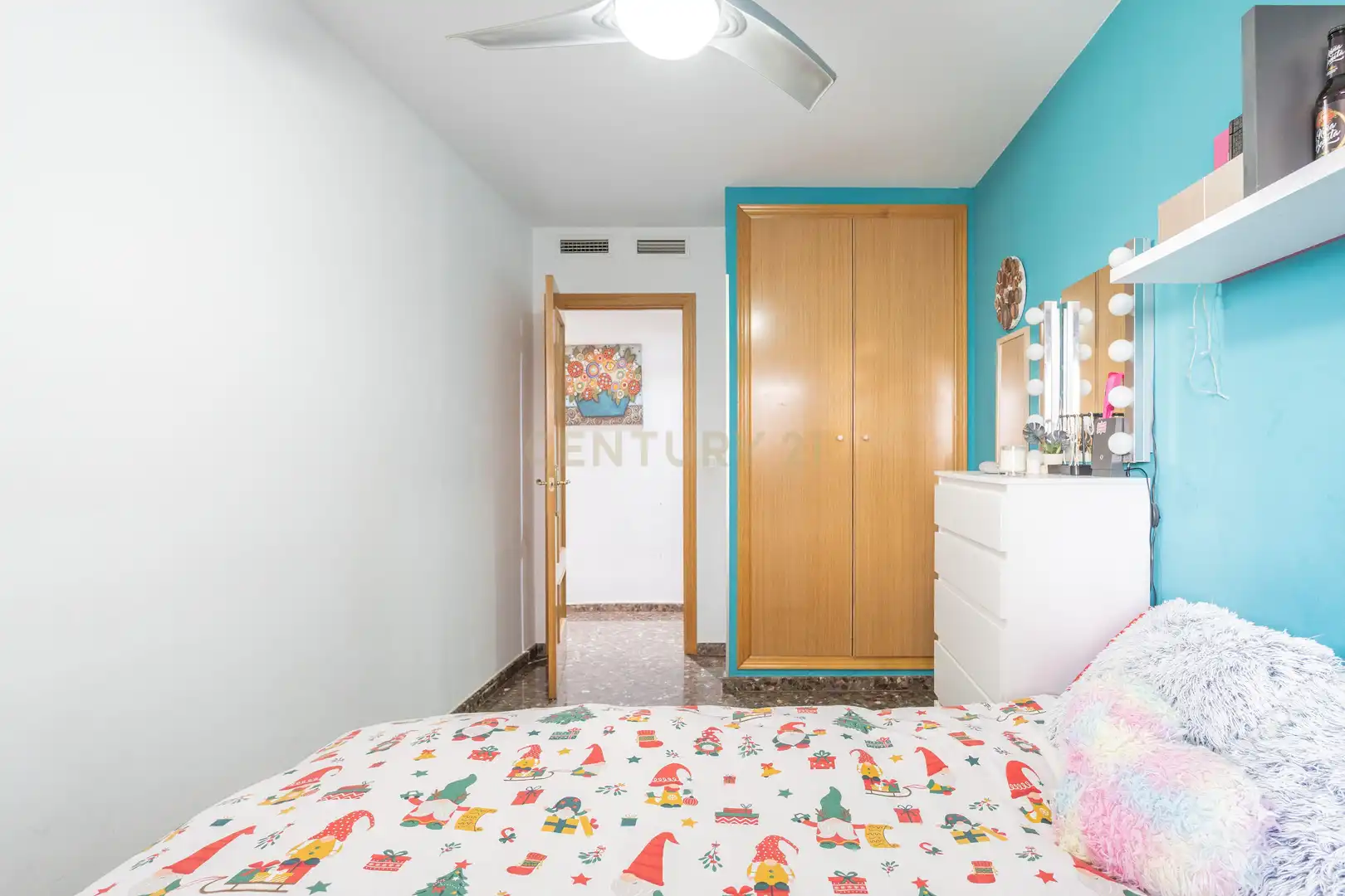 Dormitori de Apartament en venda en Paterna amb Aire condicionat i Balcó