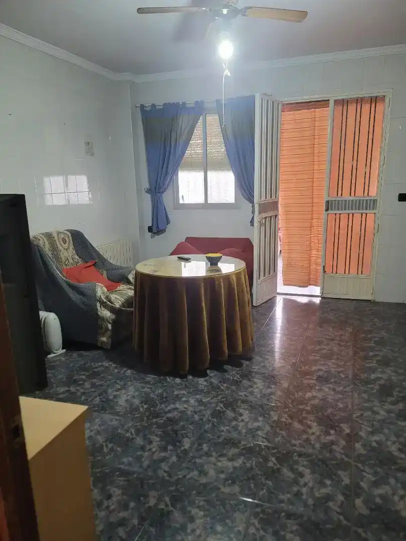 Sala d'estar de Casa o xalet en venda en Fuente Vaqueros amb Balcó