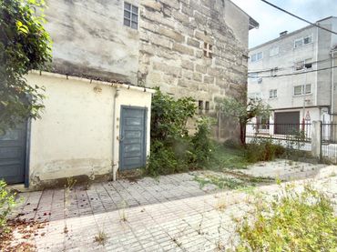 Wohngebäude zum Verkauf in O Carballiño