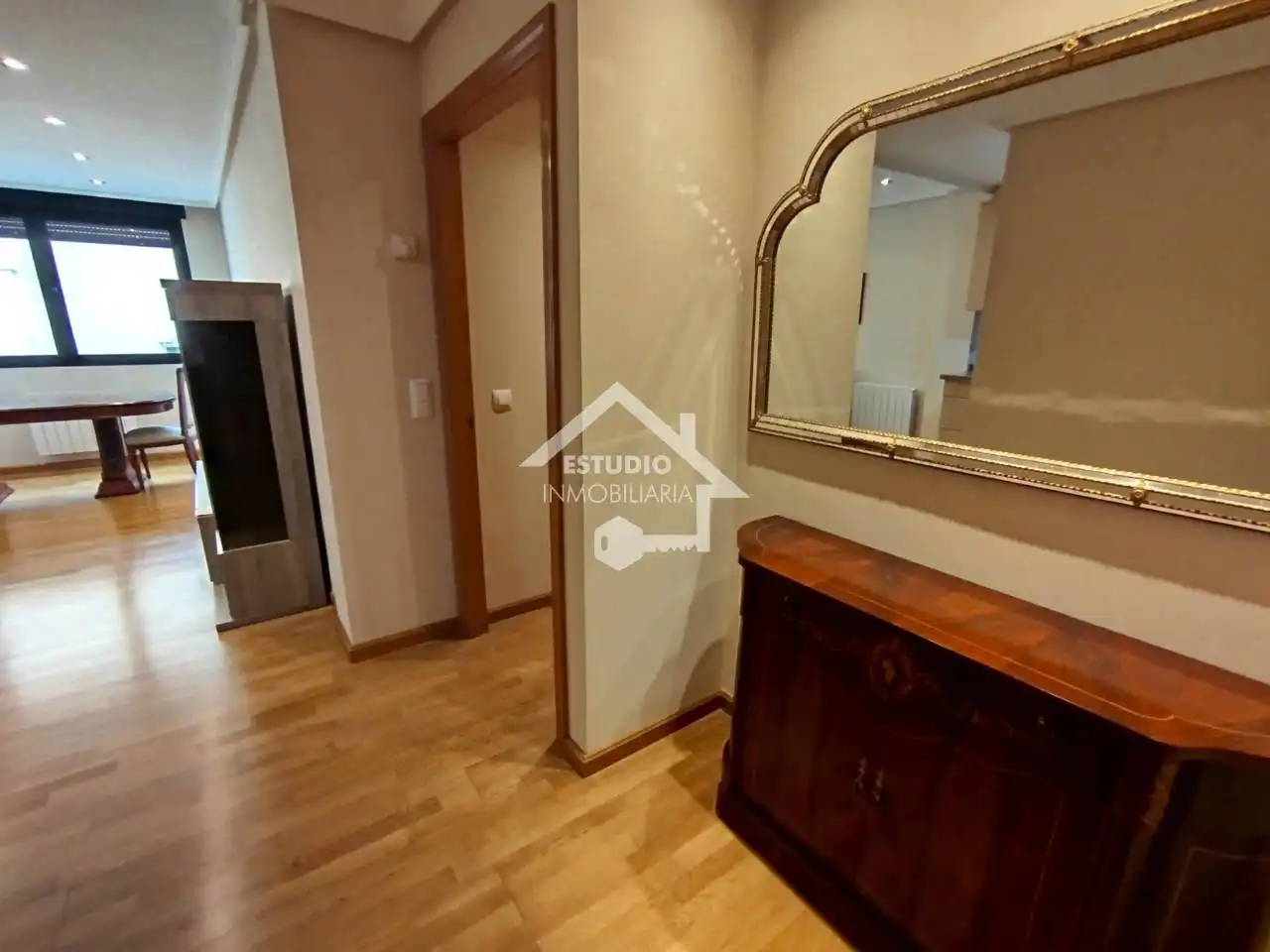 Wohnung zum Verkauf in Oyón-Oion mit Heizung, Abstellraum und Balkon