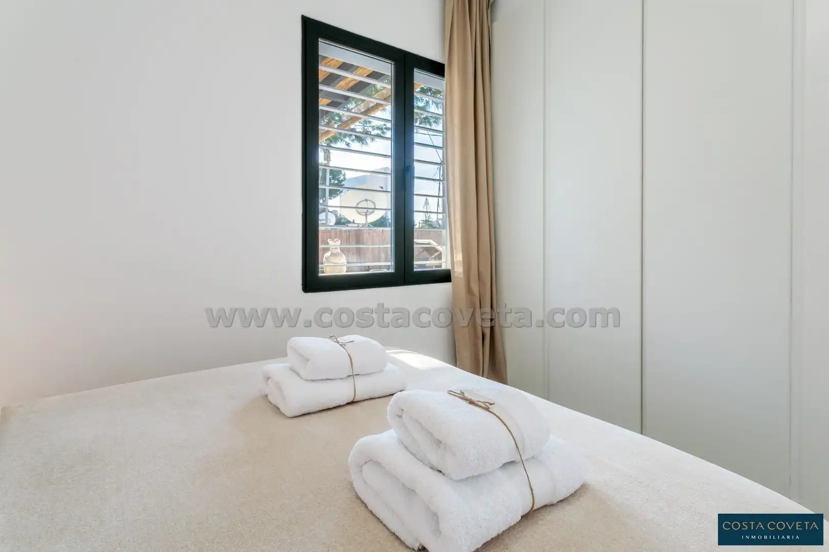 Dormitori de Casa o xalet en venda en El Campello amb Aire condicionat, Jardí privat i Terrassa