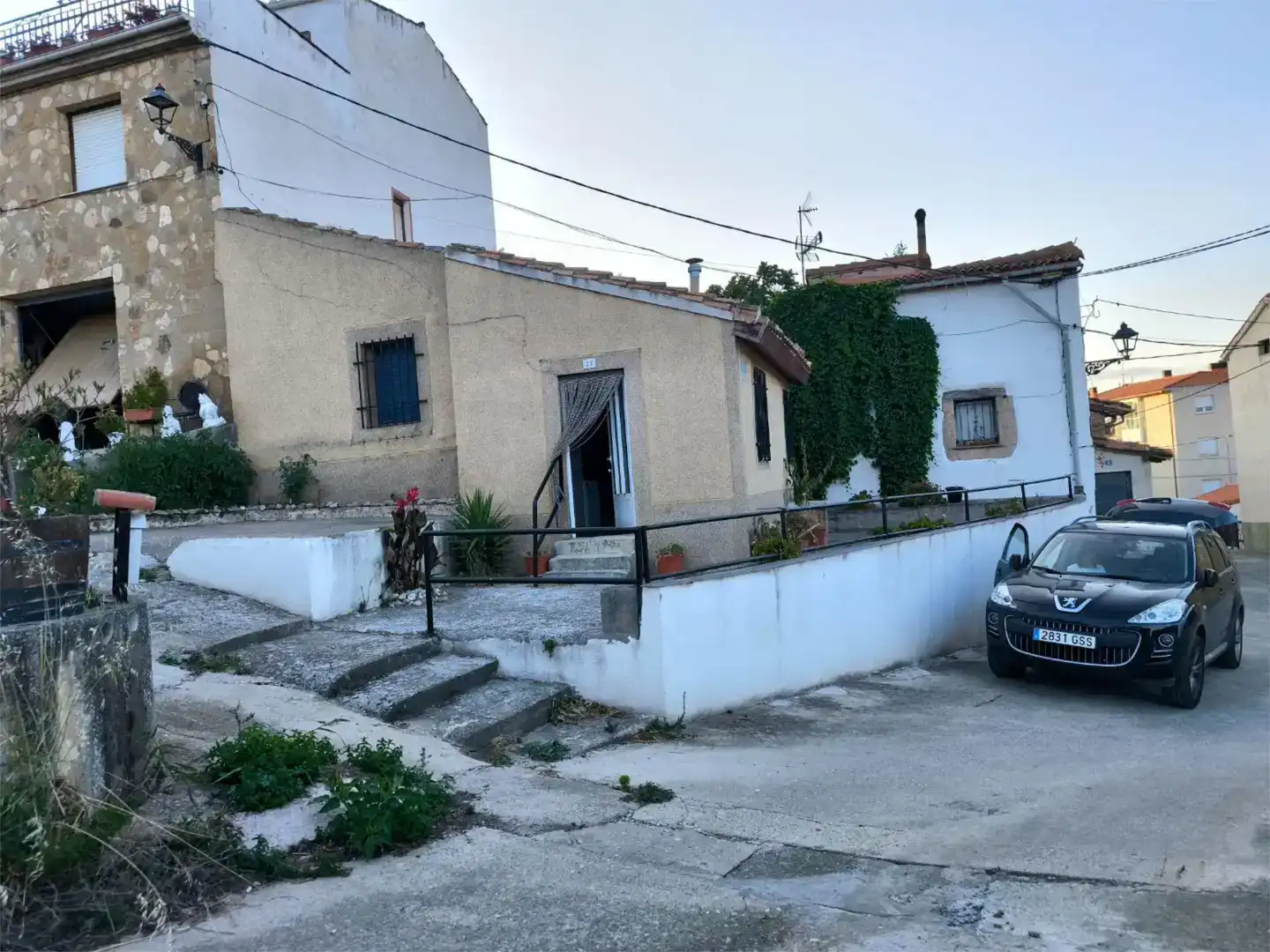 Vista exterior de Pis en venda en Baños de Rioja amb Jardí privat i Traster