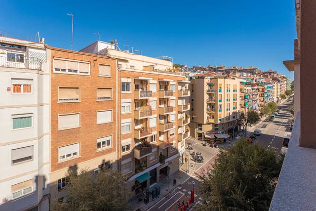 Piso en Venta en Carrer de les Camèlies en El Baix Guinardó