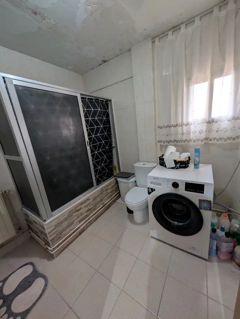 Baño de Piso en venta en Cuenca con Calefacción, Terraza y Balcón