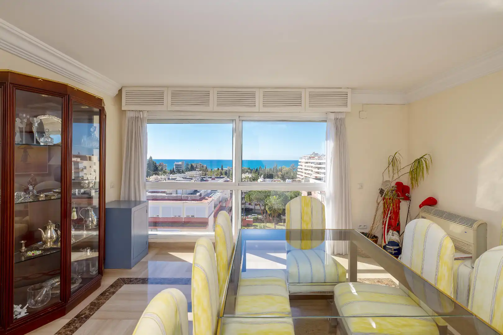 Sala de estar de Ático en venta en Marbella con Aire acondicionado, Calefacción y Terraza
