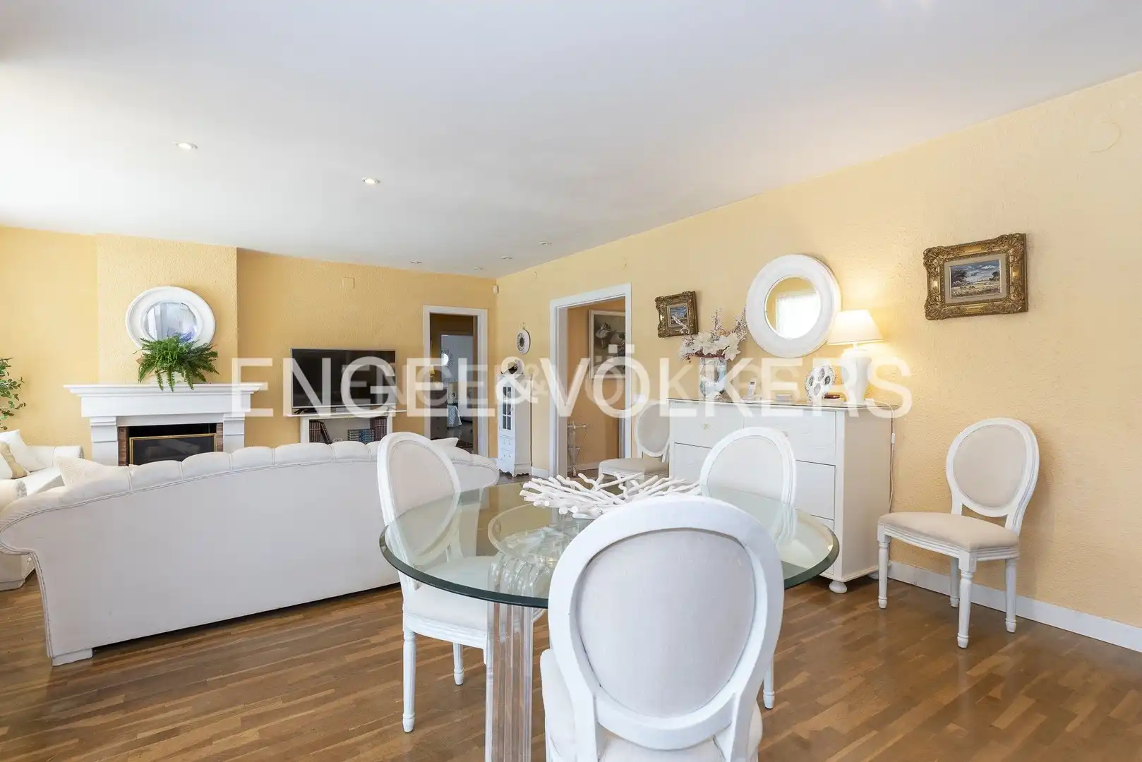 Comedor de Casa o chalet en venta en Sant Cugat del Vallès con Aire acondicionado, Calefacción y Jardín privado