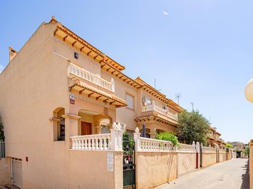 Maison avec piscine à vendre à MANUEL VERA ESPINOSA