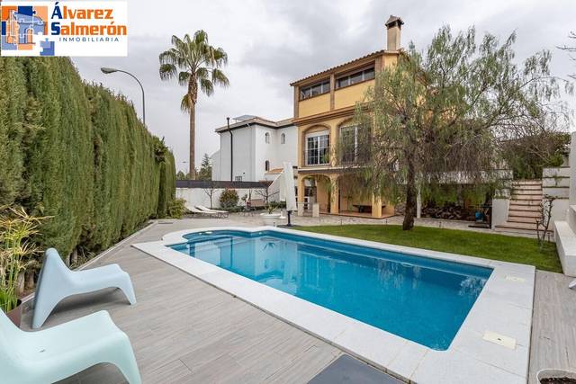 Casa-chalet en Venta en Urbanizaciones