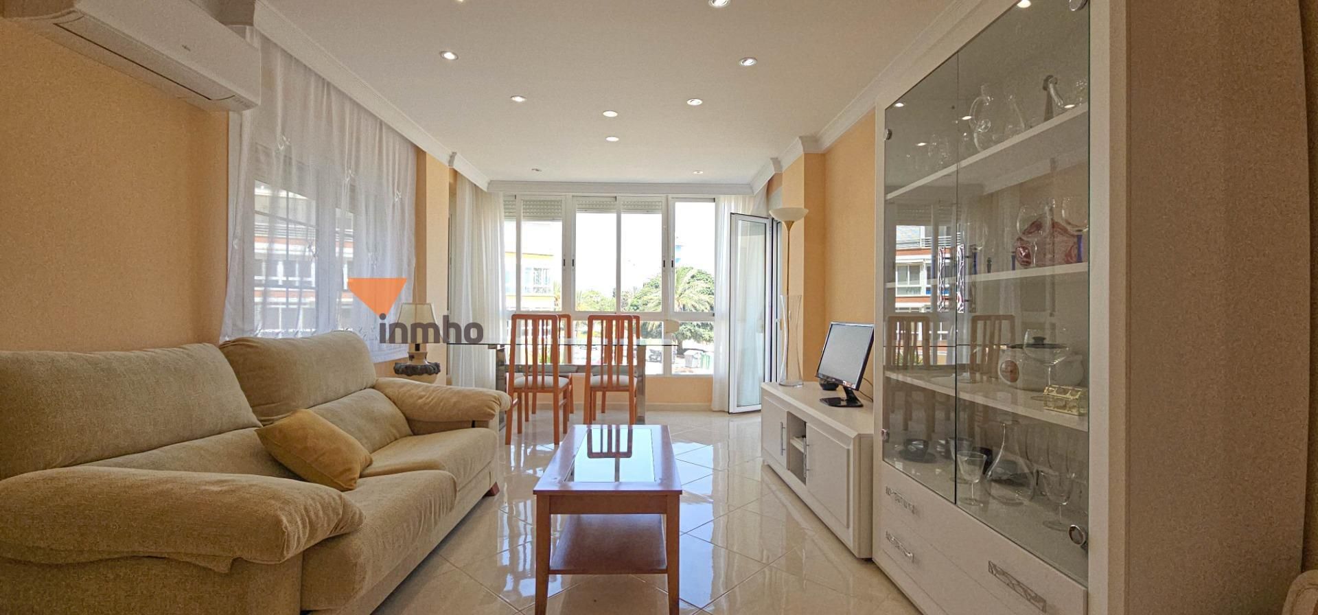 Living room of Flat for sale in Vélez-Málaga  with Air Conditioner, Private garden and Terrace