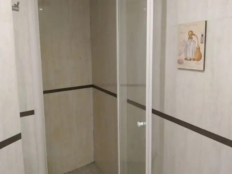 Bany de Pis per a compartir en Madrid amb Aire condicionat, Calefacció i Parquet