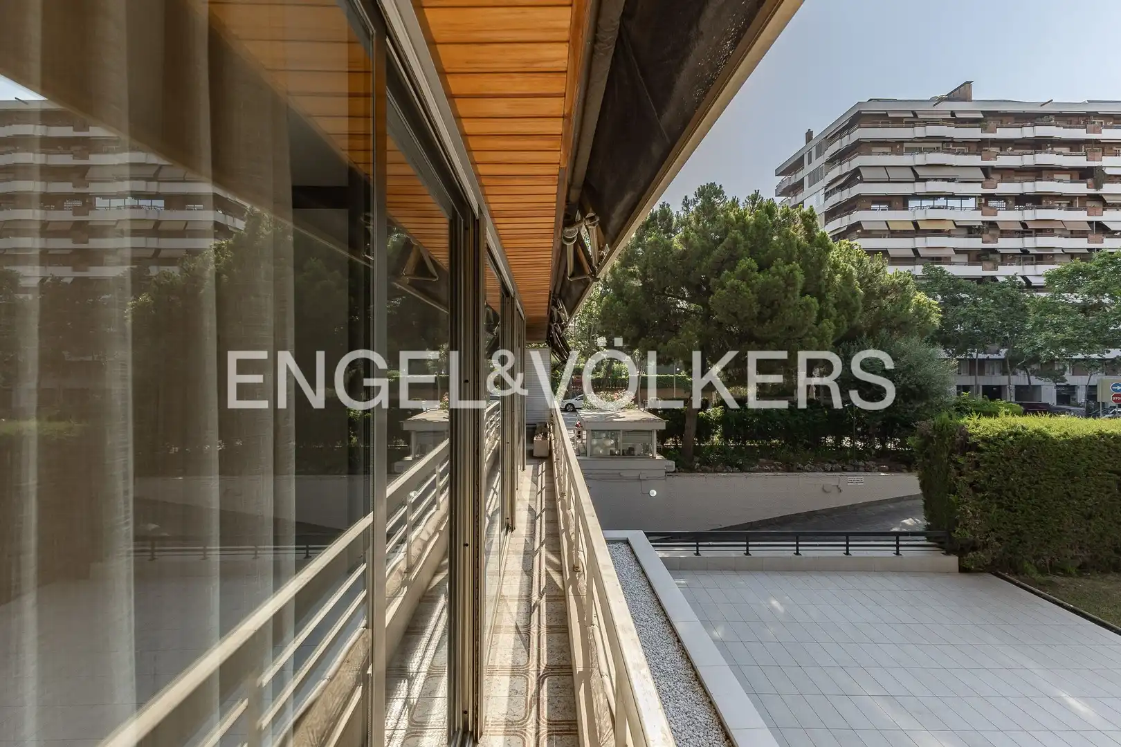 Terrassa de Pis de lloguer en Barcelona amb Calefacció, Parquet i Piscina