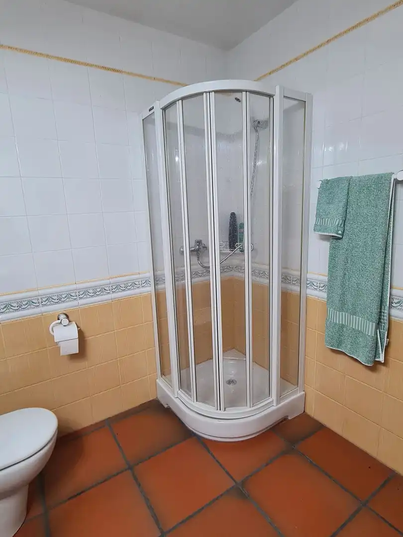 Bany de Casa o xalet en venda en Rossell amb Calefacció, Jardí privat i Parquet