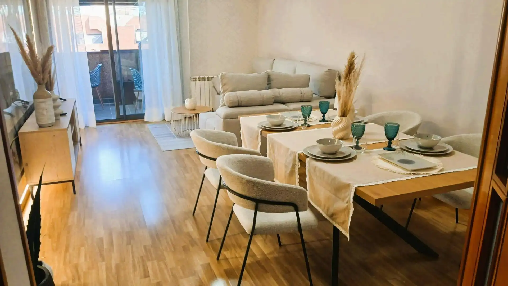 Esszimmer von Dachboden zur Miete in Granada mit Klimaanlage, Heizung und Terrasse