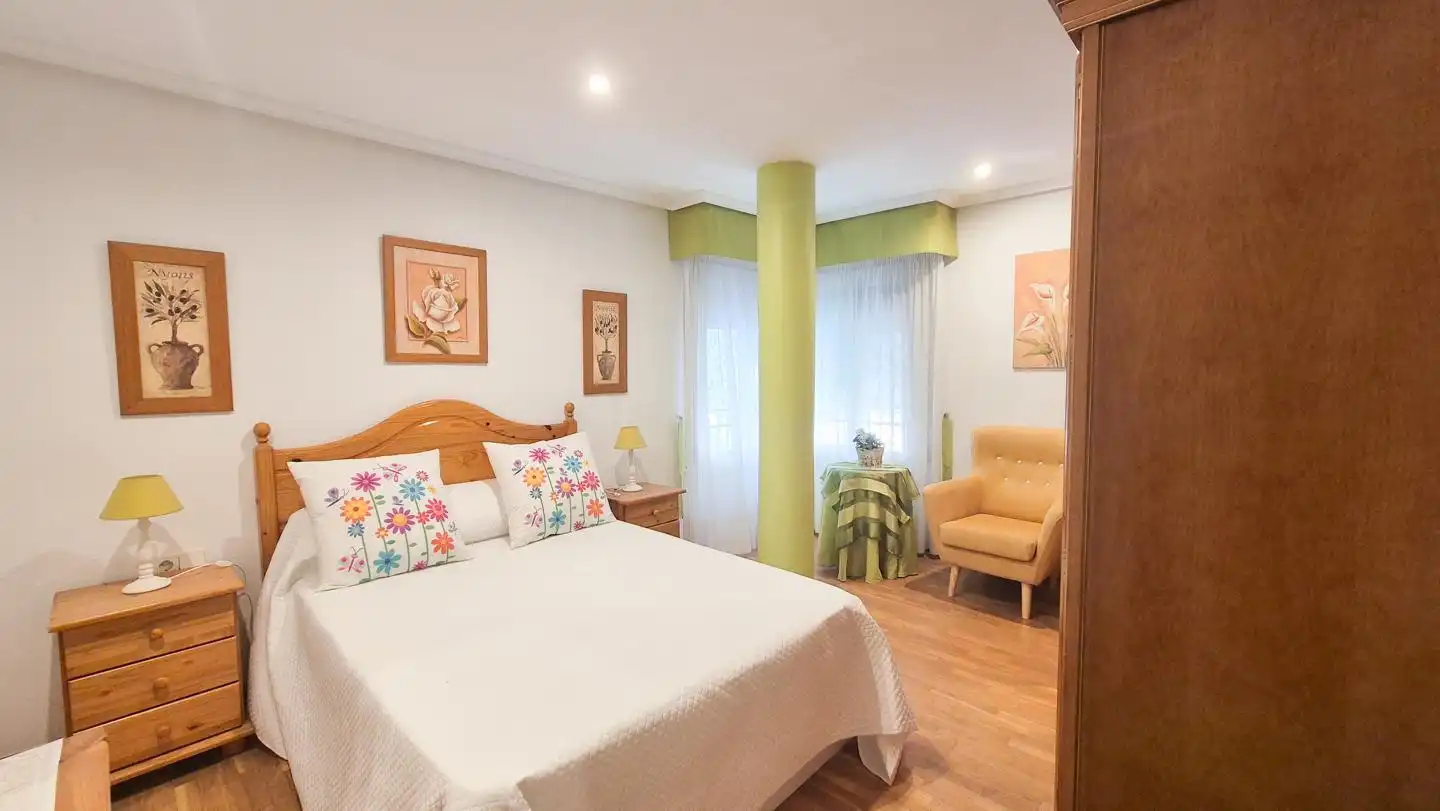 Flat for rent in Plaza Crevillente - Antiguos Juzgados - El Asilo