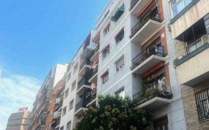 Vista exterior de Pis en venda en  Madrid Capital amb Calefacció, Parquet i Terrassa