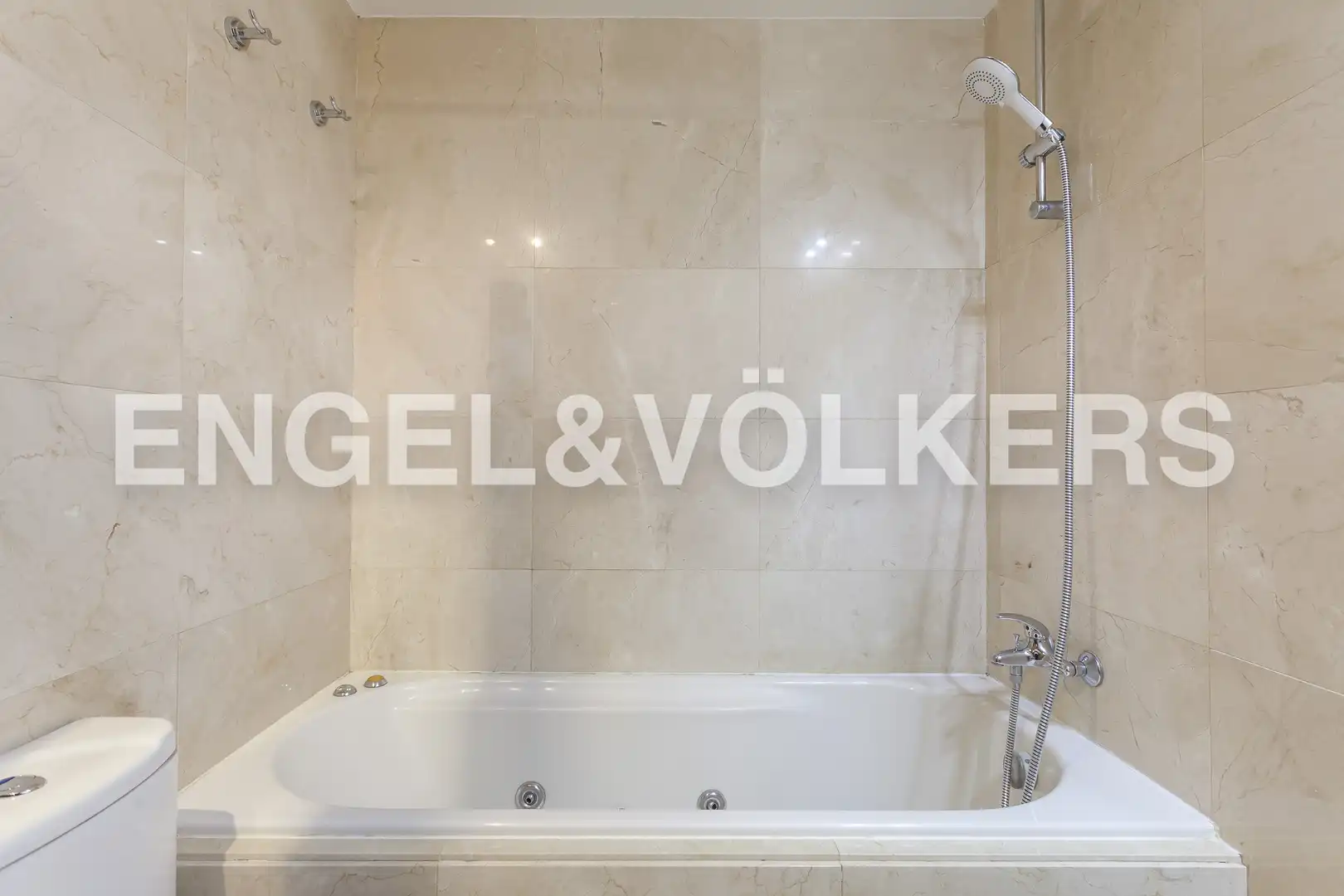 Baño de Piso de alquiler en Madrid con Aire acondicionado, Calefacción y Terraza