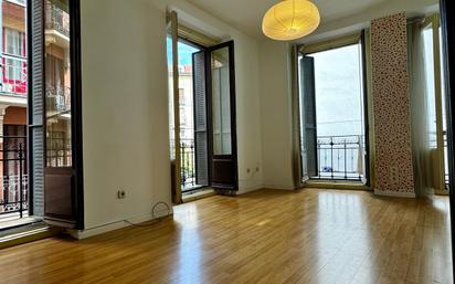 Living room of Flat for sale in  Madrid Capital  with Balcony