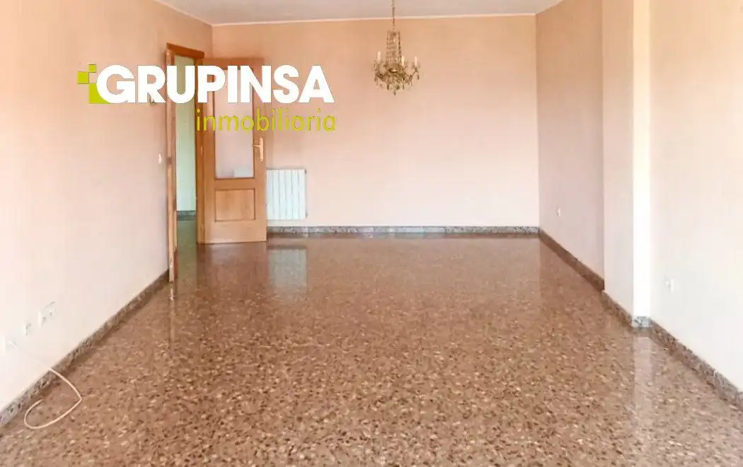 Sala de estar de Piso en venta en Castellón de la Plana / Castelló de la Plana con Aire acondicionado, Terraza y Trastero