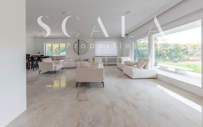 Living room of House or chalet for sale in Pozuelo de Alarcón  with Air Conditioner, Heating and Terrace
