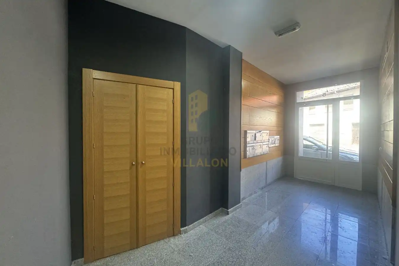 Piso en venta en Valencia de Don Juan con Calefacción, Parquet y Terraza