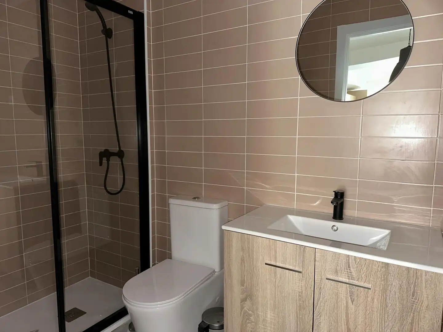 Bathroom of Flat for rent in Madrid  with Air Conditioner, Heating and Furnished