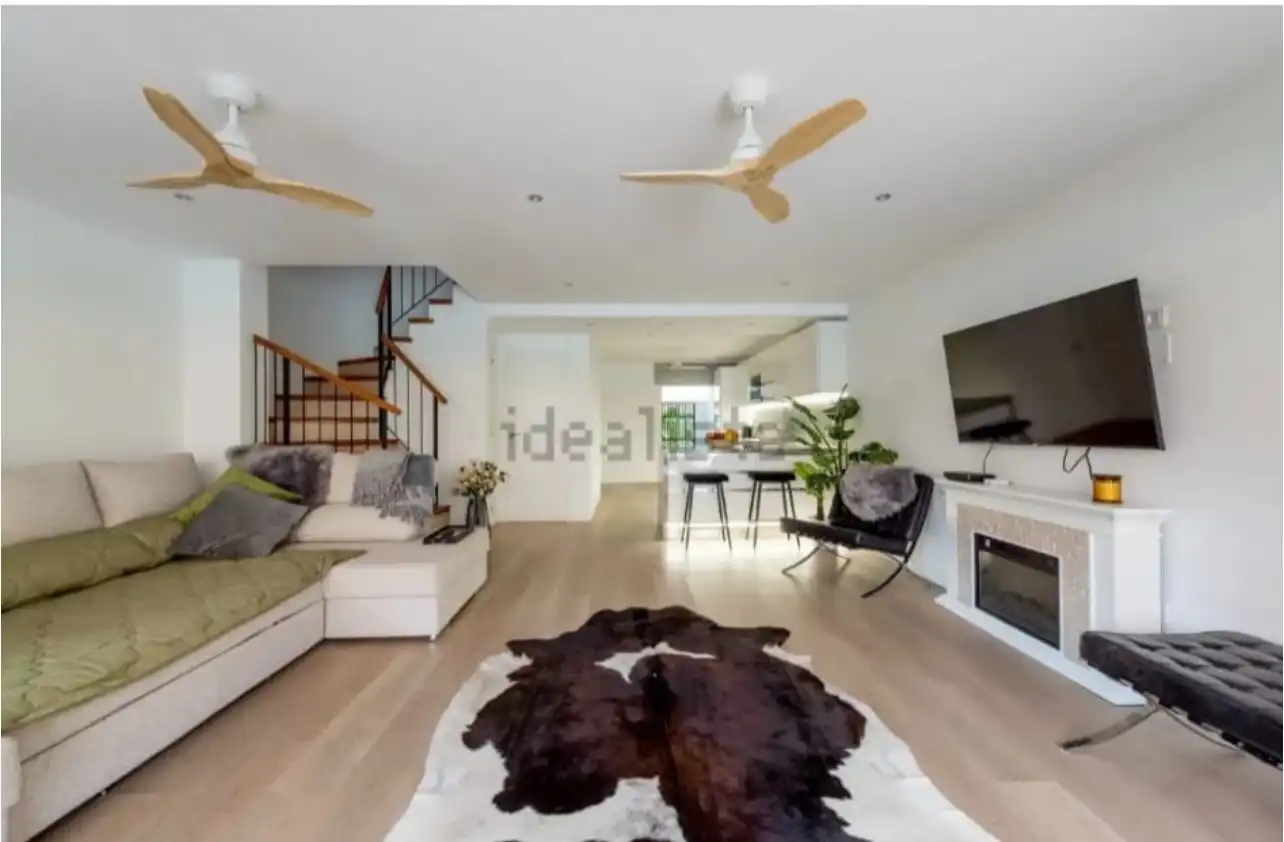 Sala d'estar de Casa adosada de lloguer en Alicante / Alacant amb Aire condicionat, Calefacció i Terrassa