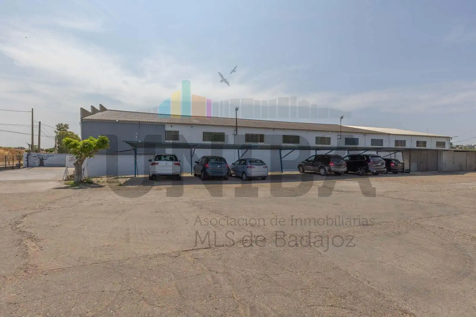 Vista exterior de Nau industrial en venda en Badajoz