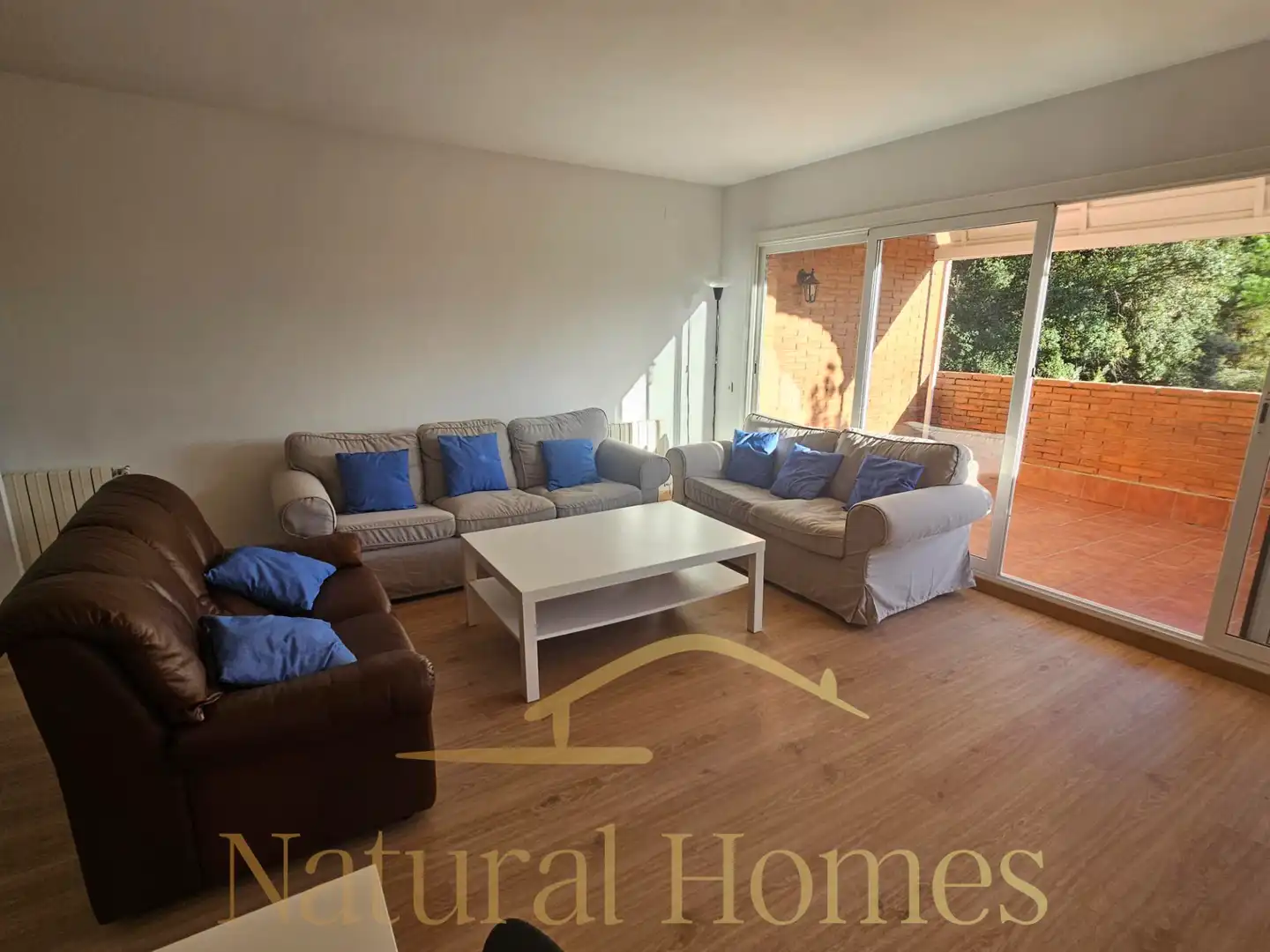 Living room of Flat for rent in Sant Vicenç de Montalt  with Heating, Parquet flooring and Terrace