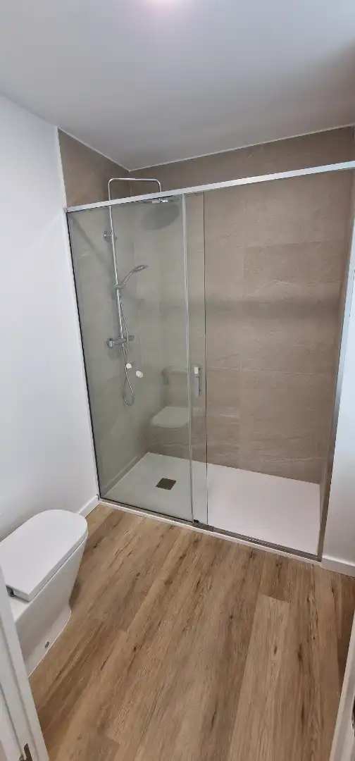 Baño de Planta baja en venta en La Llagosta con Aire acondicionado, Calefacción y Parquet
