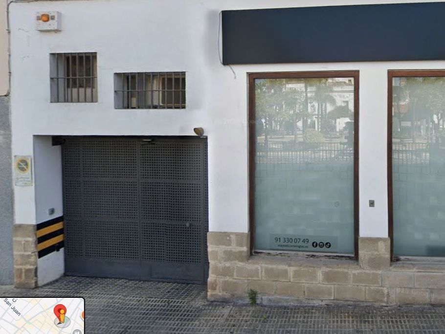 Vista exterior de Garaje de alquiler en El Puerto de Santa María con Alarma